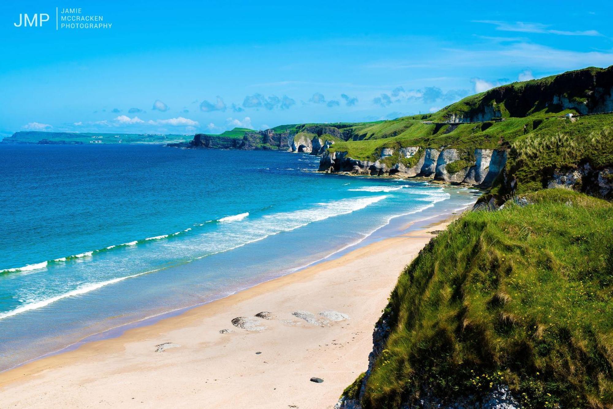 Portrush By The Tee Villa Екстериор снимка